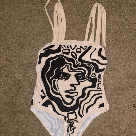 Artistic Black and White Swimsuit size 2XL - Picture 1 of 3